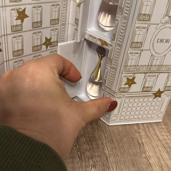 Dior J’adore’s miniature set total of 4 fragrances - Picture 5 of 10